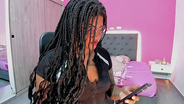 ZahraRose online show from November 23, 2025, 2:06 pm