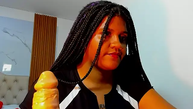 ZahraRose online show from January 13, 2026, 8:03 pm