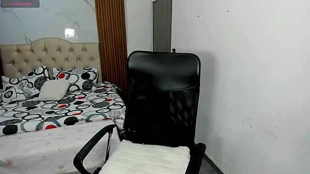 Snapshot of ZahraRose chatting on May 5, 2026, 8:50 pm ZahraRose online show from May 5, 2026, 8:50 pm