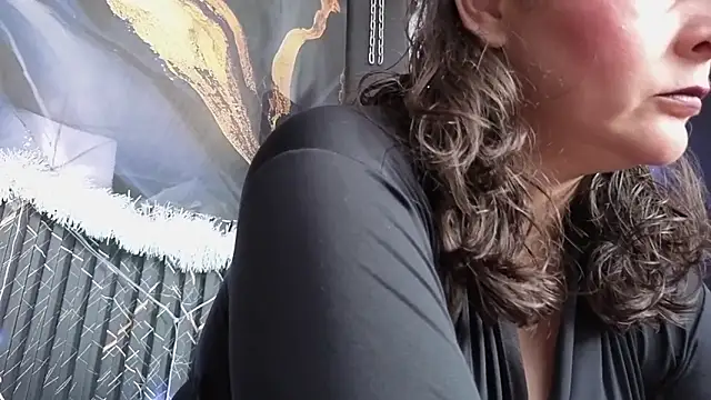 AmandaKovich online show from December 15, 2025, 7:29 pm