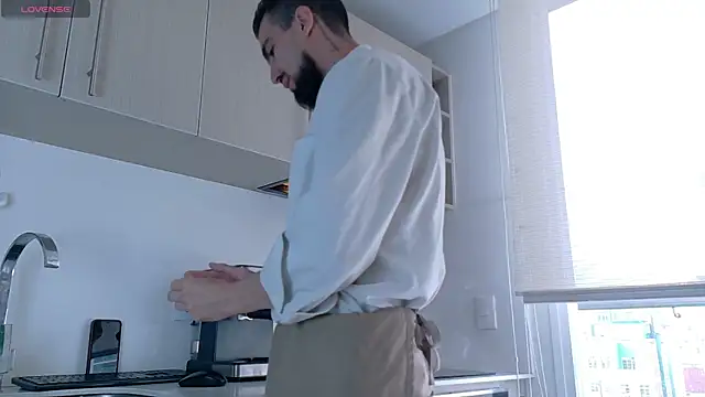 K cique online show from September 8, 2025, 9:03 pm