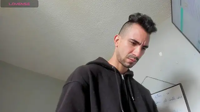 K cique online show from October 1, 2025, 5:30 pm