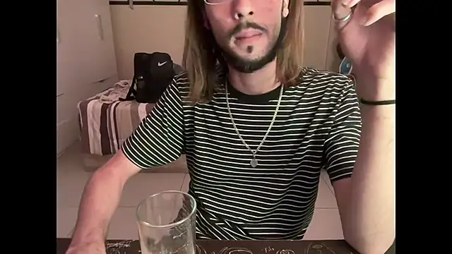 Snapshot of H3llB0Y6 chatting on January 15, 2026, 5:56 am H3llB0Y6 online show from January 15, 2026, 5:56 am