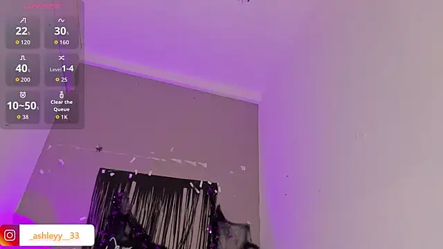 Snapshot of _Ashley_33 chatting on October 22, 2025, 7:57 pm Ashley 33 online show from October 22, 2025, 7:57 pm