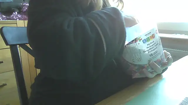 sizha6 online show from September 19, 2025, 5:42 am