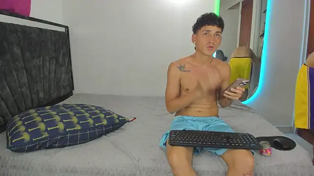tonypaul13 online show from May 18, 2026, 12:40 am
