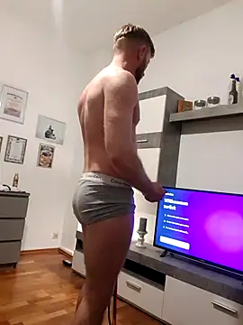 xXCR07xX online show from November 30, 2025, 4:11 pm