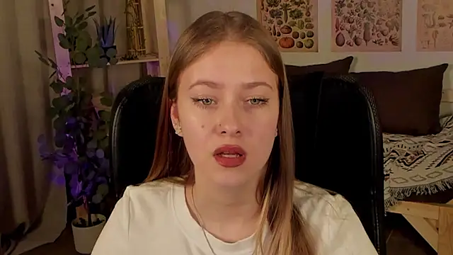 EveMundie online show from March 19, 2025, 3:40 pm