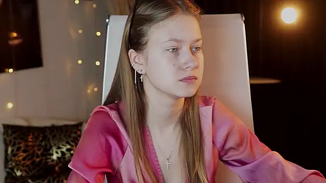 EveMundie online show from March 28, 2026, 9:42 am