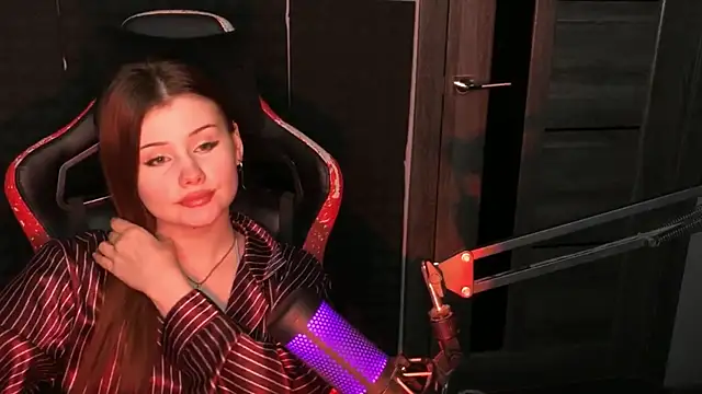 baby Milaaaaaaa online show from March 6, 2025, 8:37 pm