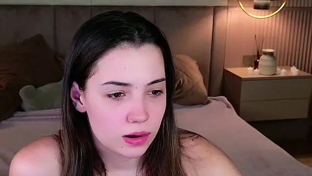 Alice Deleon online show from November 9, 2025, 10:46 am