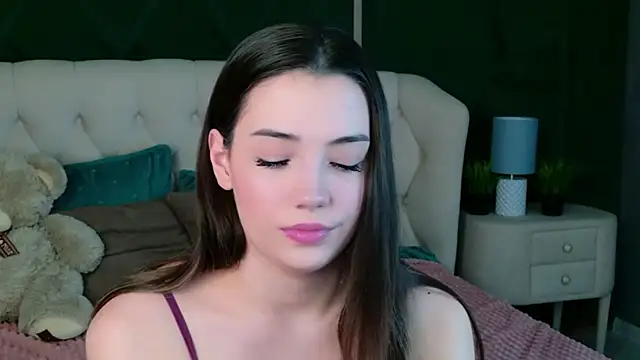 Alice Deleon online show from March 18, 2026, 11:35 am