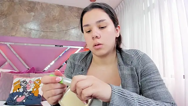 EmmaSulivan online show from November 13, 2025, 12:59 pm