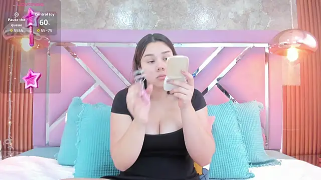 EmmaSulivan online show from December 5, 2025, 1:20 pm