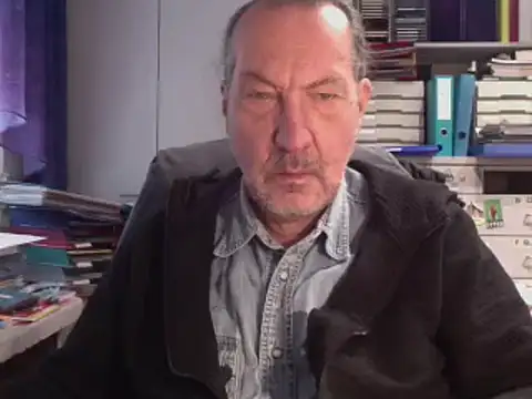 HMStraps01 online show from December 20, 2024, 1:11 pm