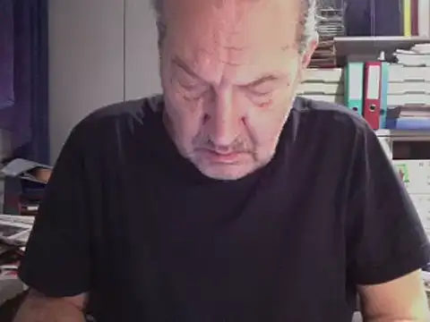 HMStraps01 online show from January 16, 2025, 7:28 am