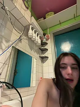 Snapshot of sexymelli18 chatting on April 25, 2026, 6:16 pm sexymelli18 online show from April 25, 2026, 6:16 pm