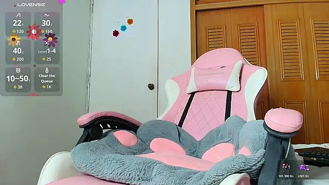 Peach Rose  online show from February 10, 2026, 11:31 pm