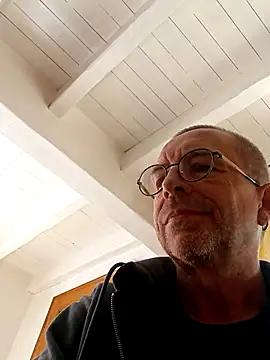 Xavspank2 online show from October 9, 2025, 12:03 pm