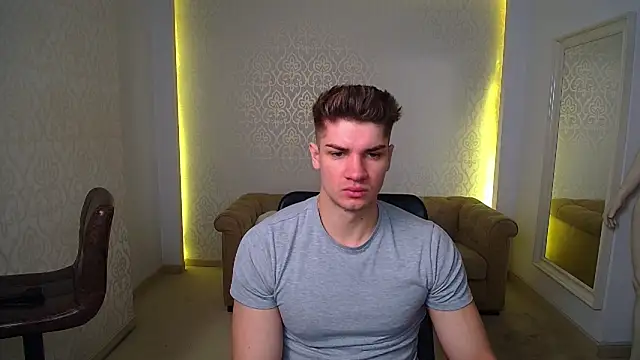 MaxKaiden online show from February 5, 2026, 5:45 am