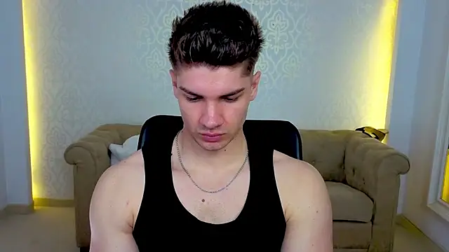 Snapshot of MaxKaiden chatting on April 26, 2026, 10:02 am MaxKaiden online show from April 26, 2026, 10:02 am
