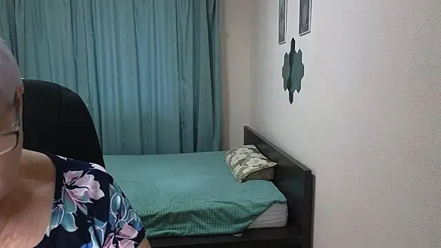 Sandra Snowflake online show from October 27, 2025, 12:20 pm