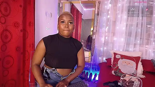 DashaSousaa online show from December 3, 2025, 2:26 pm