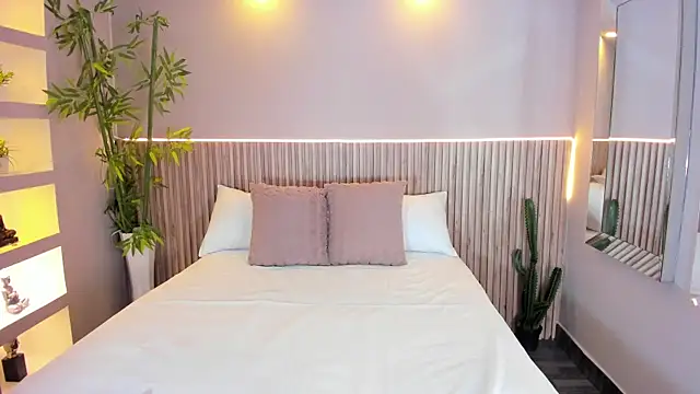 GeorginaReyes online show from September 29, 2025, 11:20 pm