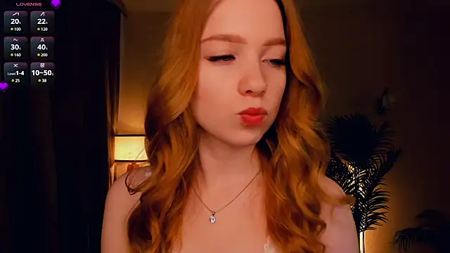 Snapshot of FloraBonde chatting on March 4, 2025, 7:30 am FloraBonde online show from March 4, 2025, 7:30 am
