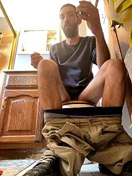 Snapshot of QueenM3 chatting on September 25, 2025, 6:11 pm QueenM3 online show from September 25, 2025, 6:11 pm