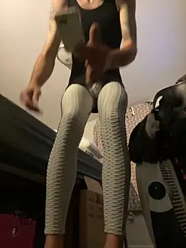 Snapshot of QueenM3 chatting on November 10, 2025, 3:27 am QueenM3 online show from November 10, 2025, 3:27 am