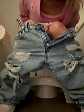 skybeatrice7 online show from October 8, 2025, 10:51 pm