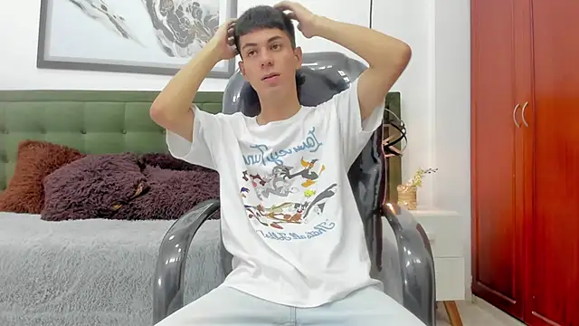 Johann sex online show from February 11, 2026, 5:18 pm