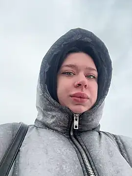 AlishaPrettyBlade online show from February 15, 2026, 5:37 am