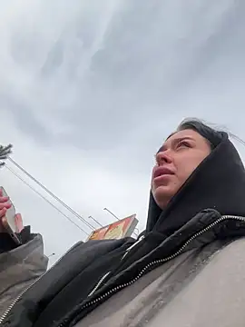 AlishaPrettyBlade online show from April 10, 2026, 7:02 am