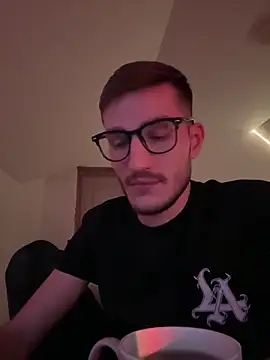 Snapshot of yoyoboy988 chatting on March 19, 2025, 9:05 pm yoyoboy988 online show from March 19, 2025, 9:05 pm