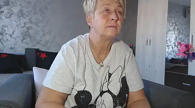 RosesandLillies online show from March 9, 2025, 2:32 pm