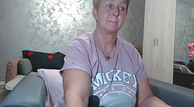 RosesandLillies online show from March 11, 2025, 5:57 pm