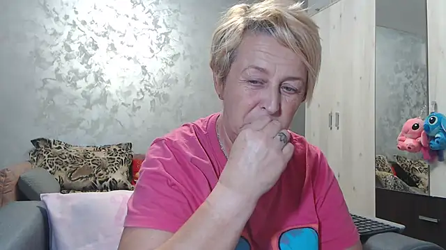 RosesandLillies online show from October 26, 2025, 3:40 pm