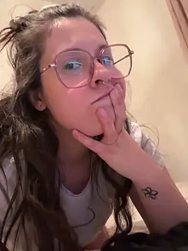 Snapshot of Rosiee69_ chatting on March 2, 2025, 6:37 am Rosiee69 online show from March 2, 2025, 6:37 am