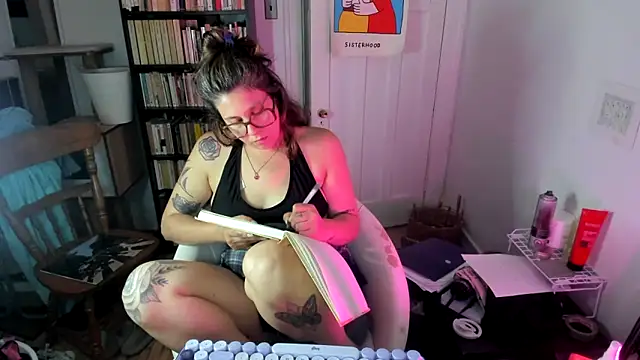 Snapshot of Rosiee69_ chatting on September 17, 2025, 7:15 pm Rosiee69 online show from September 17, 2025, 7:15 pm