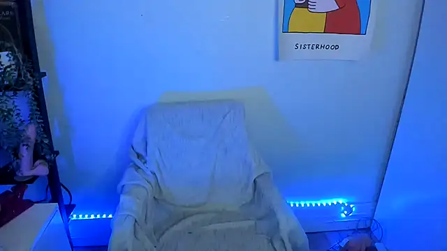 Rosiee69  online show from April 26, 2026, 1:42 pm