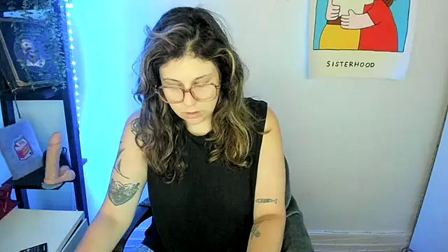 Rosiee69  online show from June 27, 2026, 1:17 pm