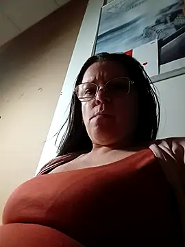 Snapshot of Conejta chatting on February 28, 2025, 9:55 pm Conejta online show from February 28, 2025, 9:55 pm