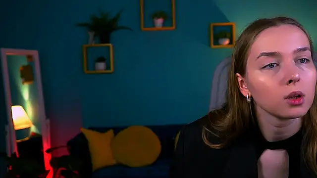 JenniferGraces online show from October 22, 2025, 10:48 am