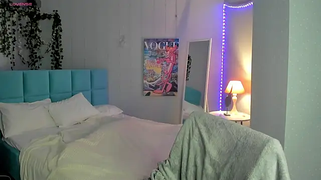 boozekirs  online show from April 6, 2026, 2:53 am