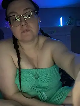 HTXBELLE online show from March 3, 2025, 8:27 am