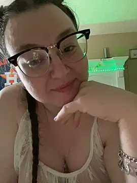 HTXBELLE online show from March 8, 2025, 8:46 pm