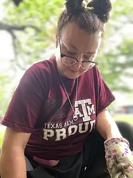 HTXBELLE online show from April 10, 2026, 5:17 pm