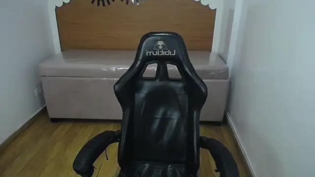 catalina25 t online show from October 4, 2025, 1:03 am